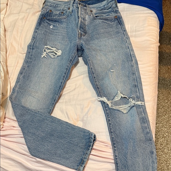 Levi's Light Blue Distressed Women Jeans - Picture 1 of 1